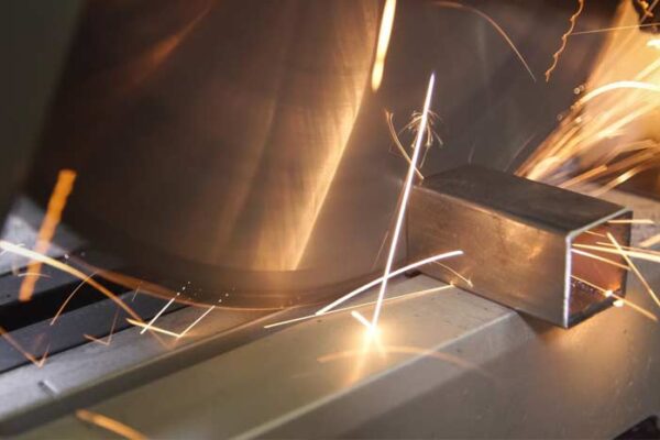 How to cut stainless steel