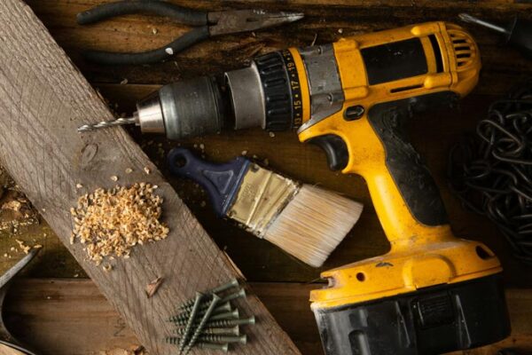 Benefits of Hiring Battery and Electric Tools Over Petrol Equipment
